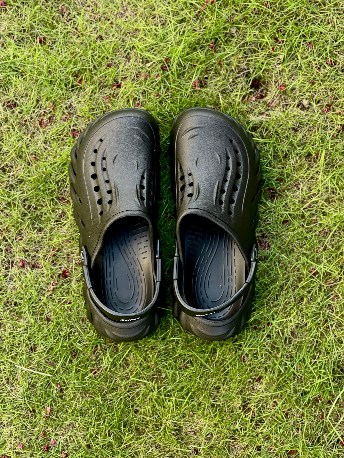 Black Stylish Crocs Style | Comfortable Everyday Footwear